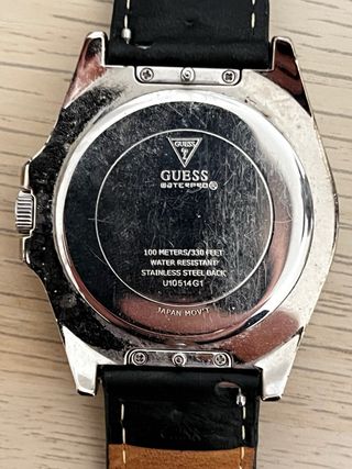 Reloj Guess Negro y Plateado