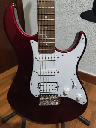 Guitarra Eléctrica Yamaha Pacífica Roja