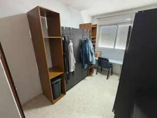 Se vende piso con dos plazas de garaje y trastero