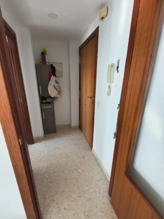 Se vende piso con dos plazas de garaje y trastero