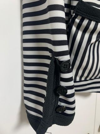 Cárdigan de rayas blanco y negro