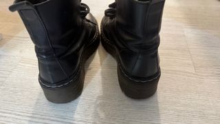 Botas de piel negras