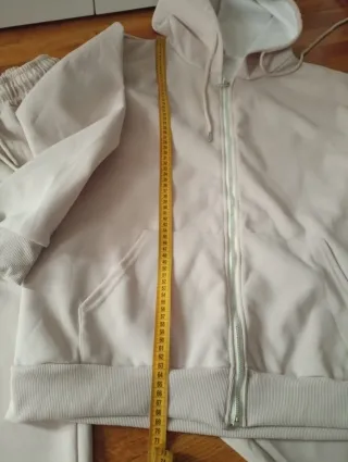 Chándal casual chica beige