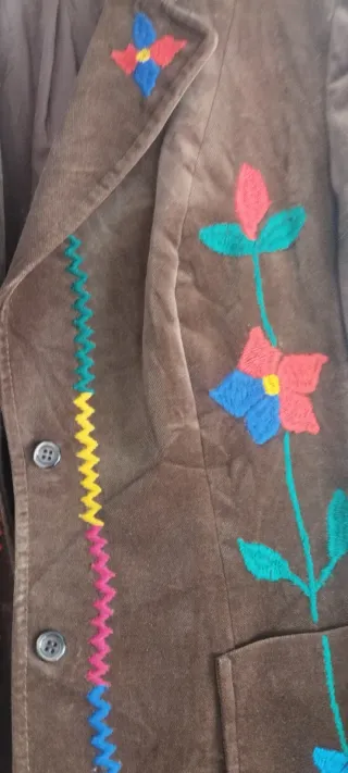 Blazer de terciopelo con bordado floral vintage