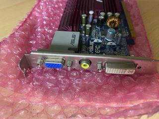 ASUS GeForce EN7300TC 128MB/512MB Tarjeta Gráfica