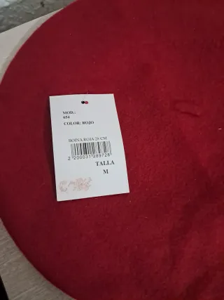 Boina roja de lana