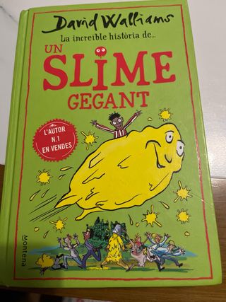 pack de 3 llibres, 2 en català i un en castellà.