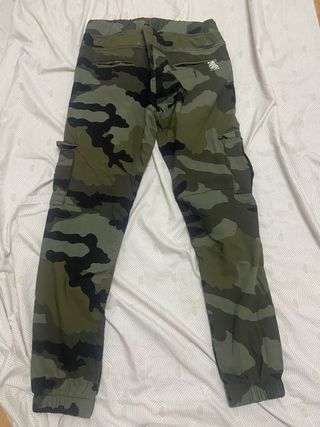Pantalones cargo camuflaje