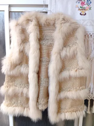 Chaleco de pelo beige