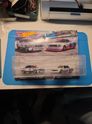 Hot Wheels BMW 3.0 CSL y 320 Grupo 5