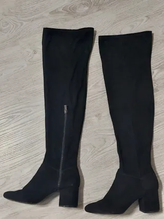 Botas altas ante negras talla 40