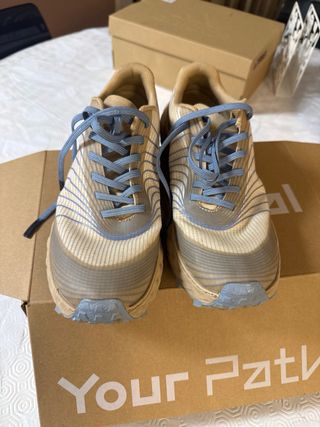 Zapatillas trail running NNORMAL TOMIR 01 beige/az