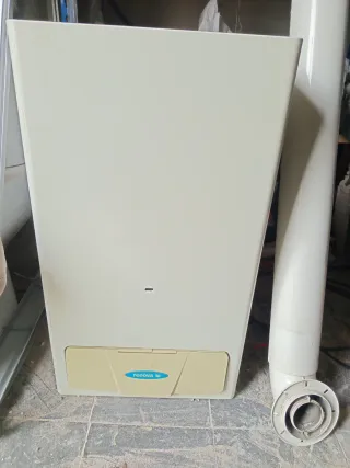 Caldera Gas Natural +  8 Radiadores Agua Caliente