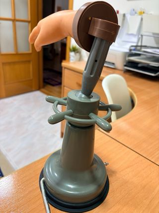 Mano Maniquí + Soporte Ventosa