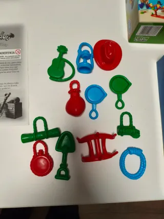 Juego de plástico Tozudo