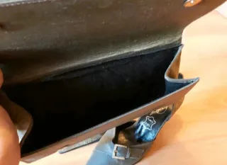 Zapatos de vestir y bolso de mano a juego