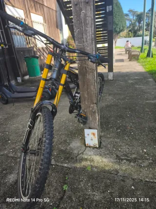 Bicicleta MTB Downhill