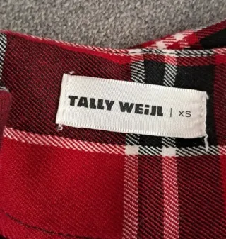 Gonna calda a quadri rossa e nera