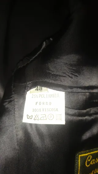 Americana de lana negra