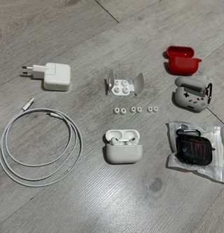AirPods Pro 2 + Accessori