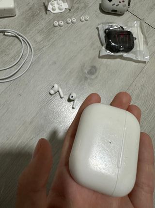AirPods Pro 2 + Accessori