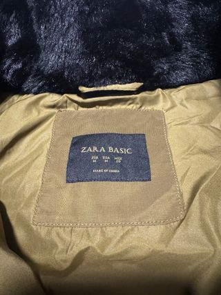 Plumas Zara verde militar con capucha