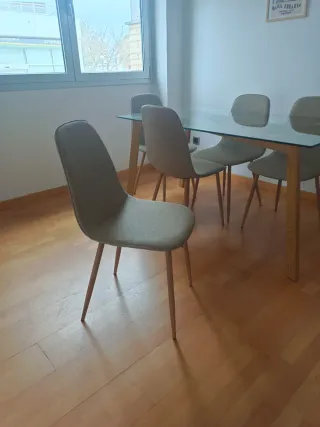 Mesa comedor cristal y 5 sillas