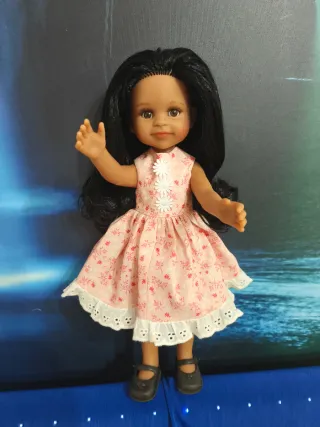 Paola Reina con vestidos