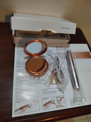 Epilatore elettrico per sopracciglia