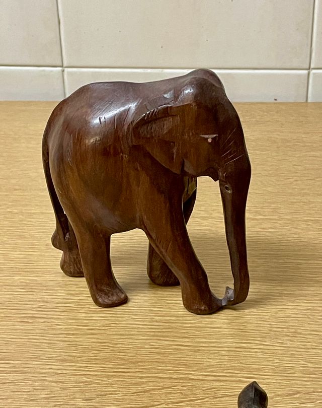 Lote 5 Elefantes Madera Africanos