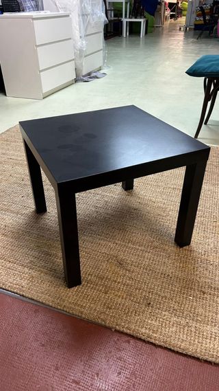3 mesas cuadradas negras Ikea Lack