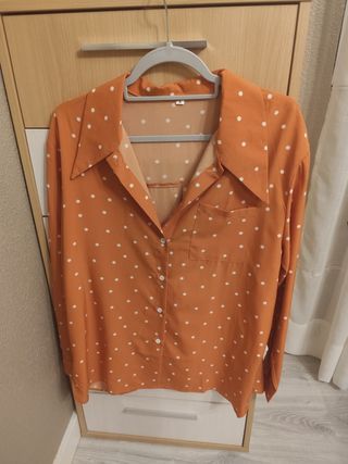 Camisa naranja lunares S