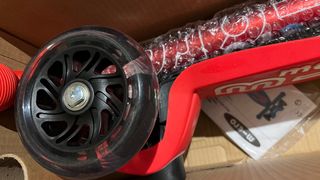 Patinete Micro Maxi Deluxe LED Rojo