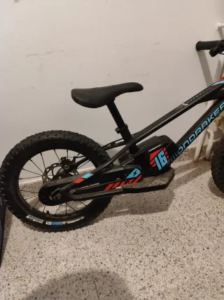 Bicicleta " Mondraker 16 " eléctrica para niño/a