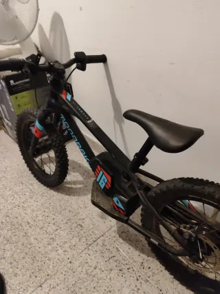 Bicicleta " Mondraker 16 " eléctrica para niño/a