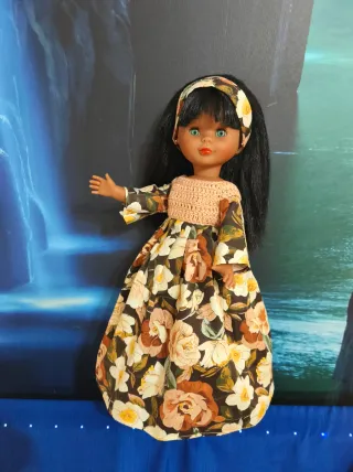 Muñeca Nancy con vestido floral