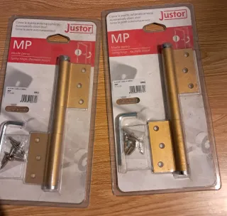 Varias herramientas manuales y electrónicas