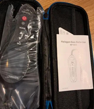 Varias herramientas manuales y electrónicas