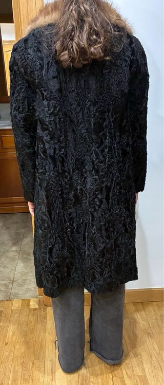 Abrigo de piel Astracán negro y marrón