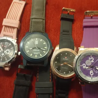 Lotes de relojes nuevos funcionando.WTIlote comple