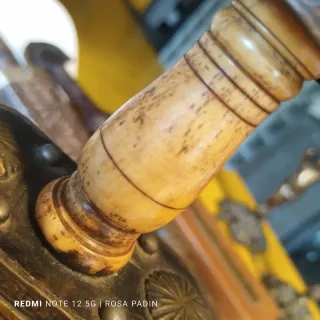 Recipiente para pólvora antiguo