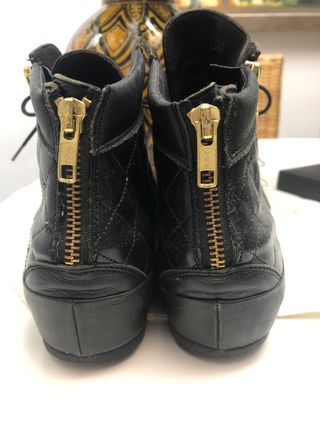 Botines piel cordones cremallera negro T38