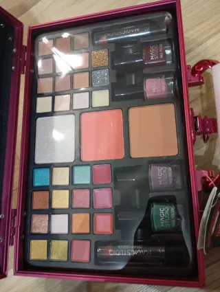 Estuche de Maquillaje Magic Studio Multicolor
