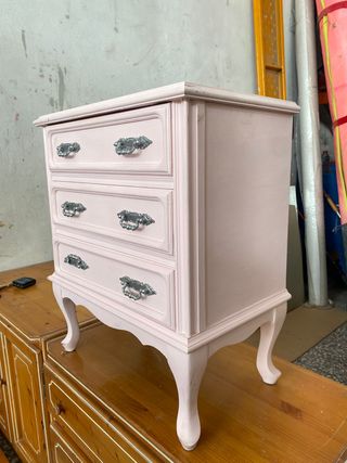 MESITA DE NOCHE RESTAURADA DE MADERA