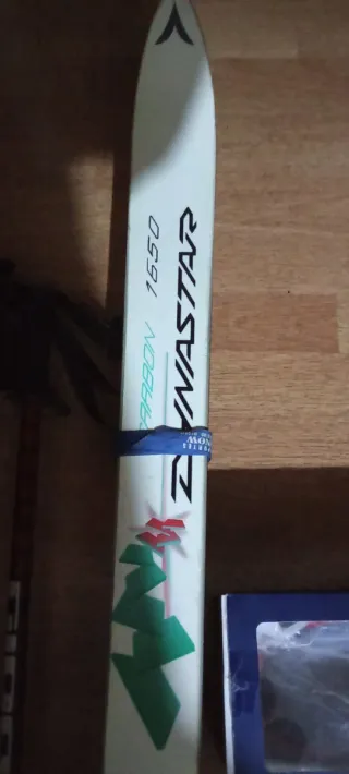 Esquís Dynastar 1650 Carbono 75 bastones y gafas