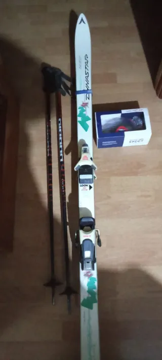 Esquís Dynastar 1650 Carbono 75 bastones y gafas