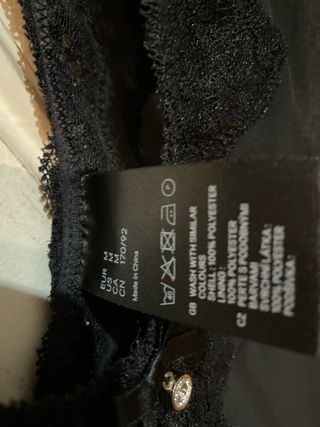 Lenceria negra larga con encaje