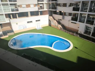 PISO EN URB. PRIVADA CON PISCINA Y VISTAS AL MAR