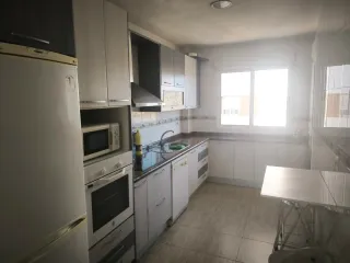PISO EN URB. PRIVADA CON PISCINA Y VISTAS AL MAR