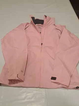 Chubasquero ligero rosa